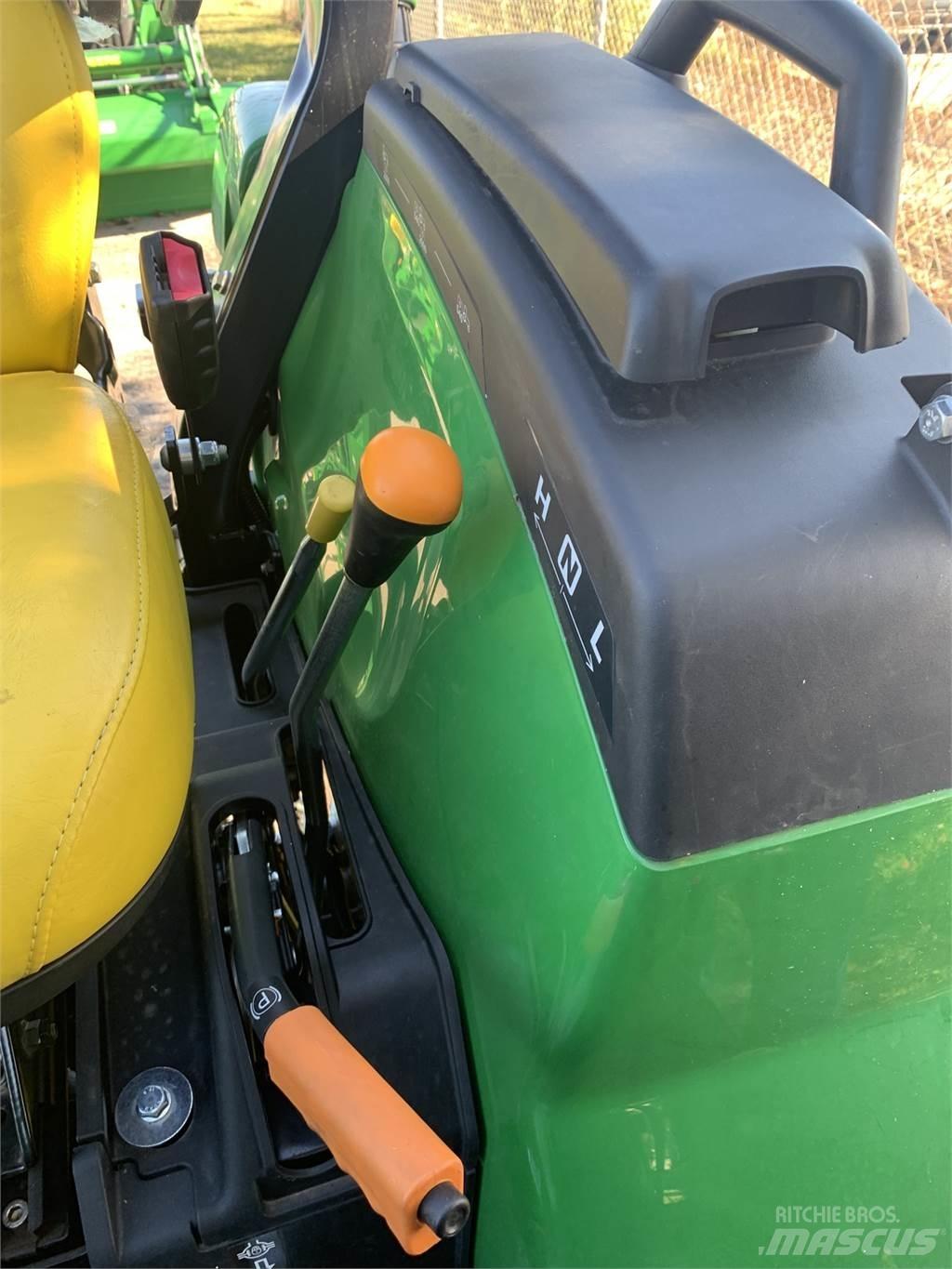 John Deere 2038R Compact tractors
