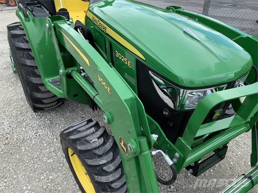 John Deere 3025E Compact tractors