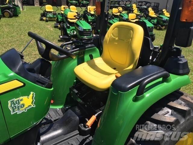 John Deere 3025E Compact tractors
