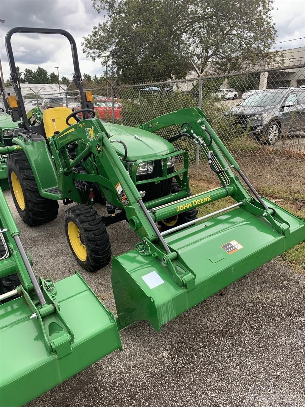 John Deere 3032E Compact tractors