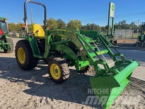 John Deere 3033R Compact tractors