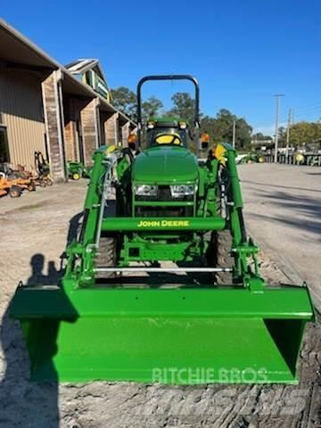 John Deere 3033R Compact tractors