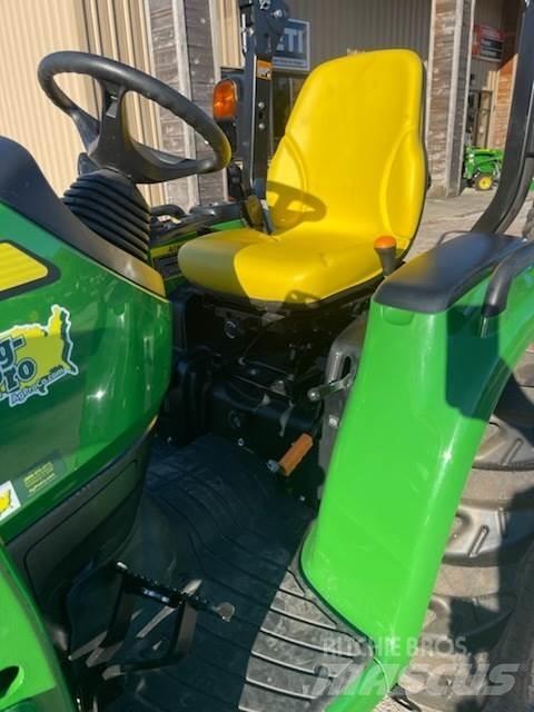 John Deere 3033R Compact tractors