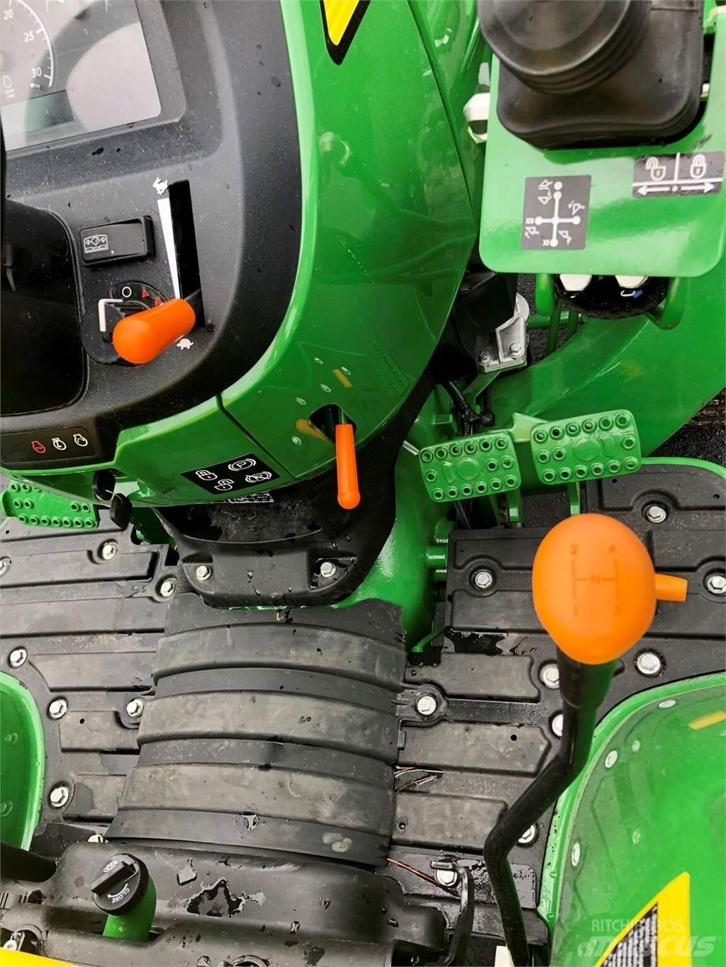 John Deere 3035D Compact tractors