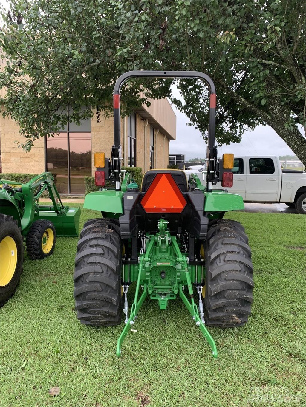 John Deere 3035D Compact tractors