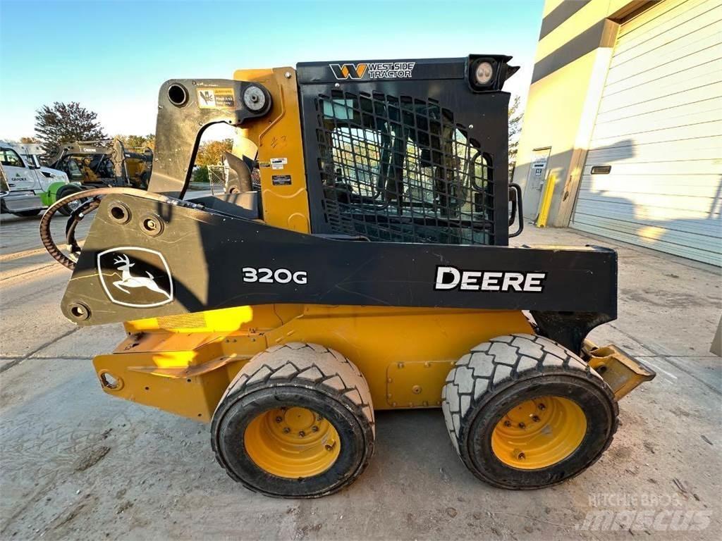 John Deere 320G Skid steer loaders