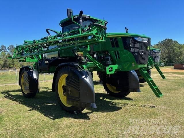 John Deere 408R Trailed sprayers