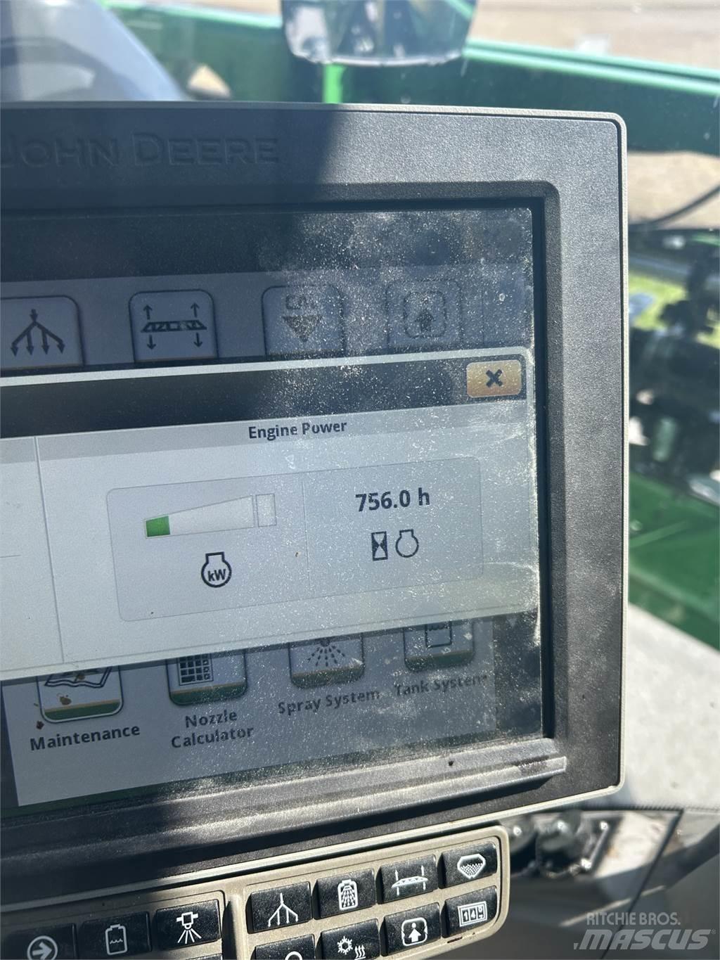 John Deere 408R Trailed sprayers