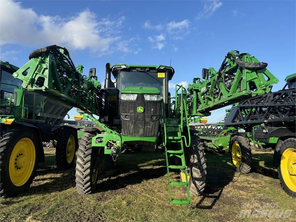 John Deere 412R Trailed sprayers