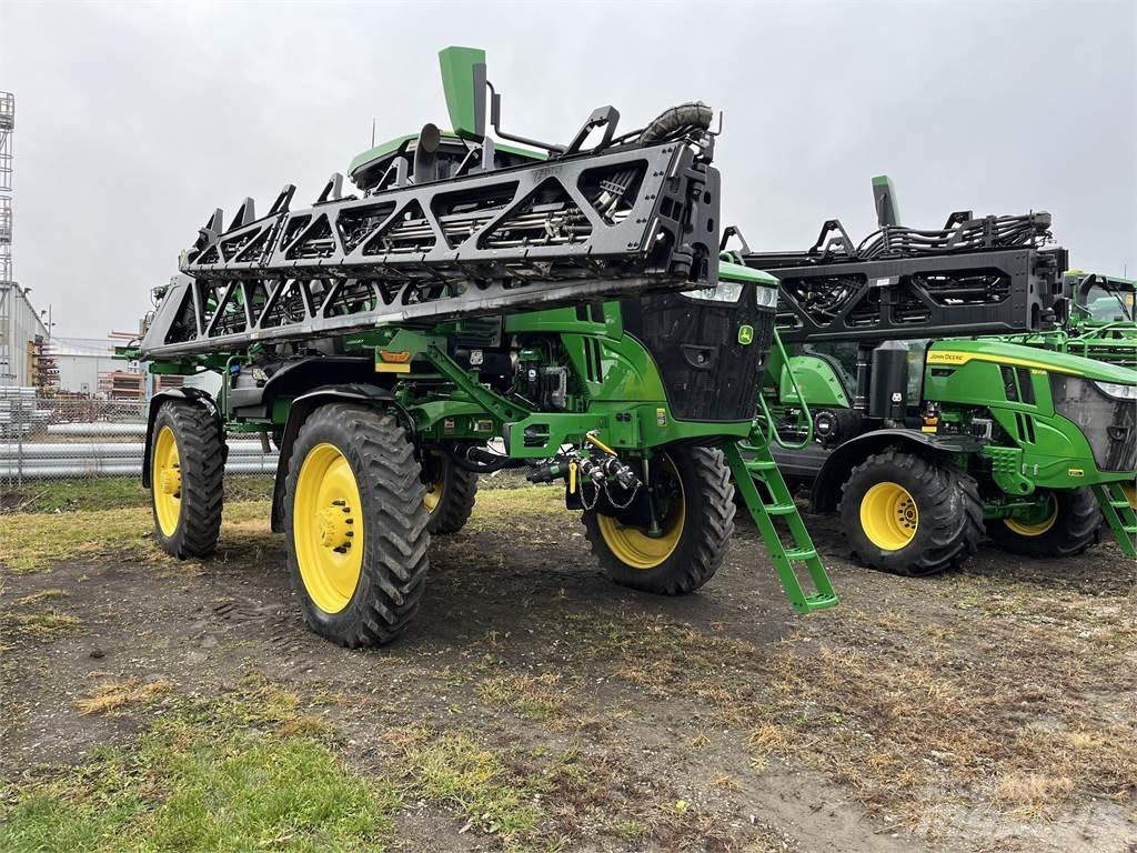 John Deere 412R Trailed sprayers