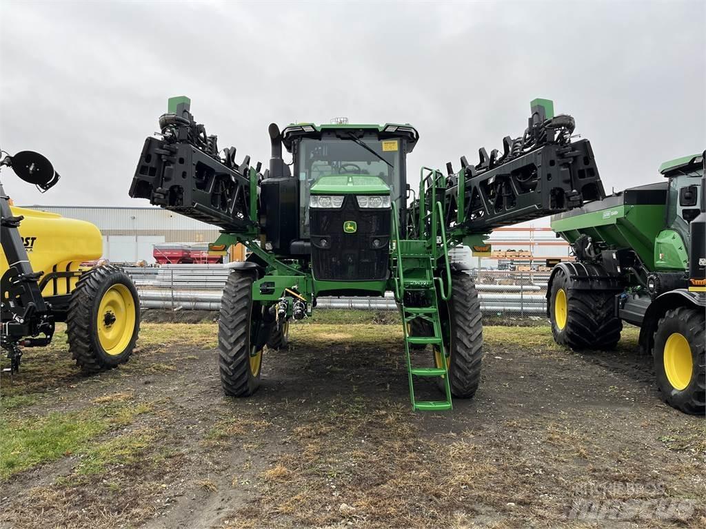 John Deere 412R Trailed sprayers