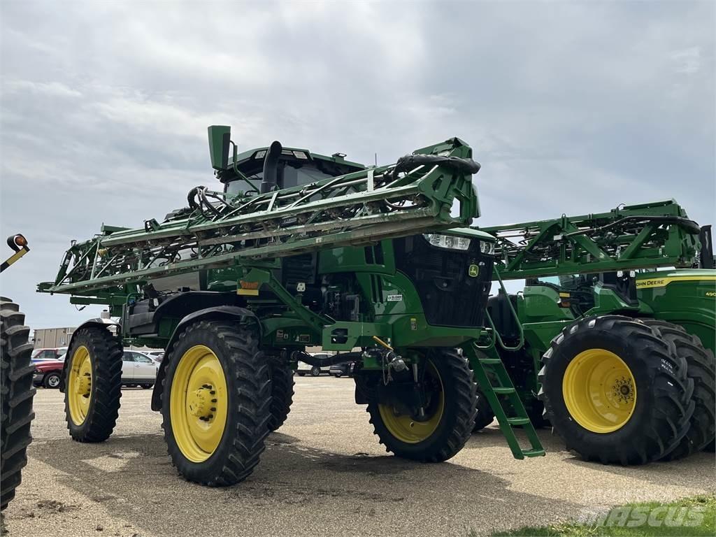 John Deere 412R Trailed sprayers