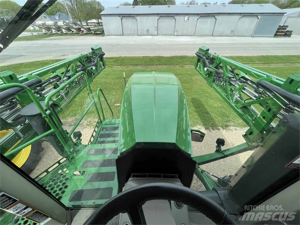 John Deere 412R Trailed sprayers