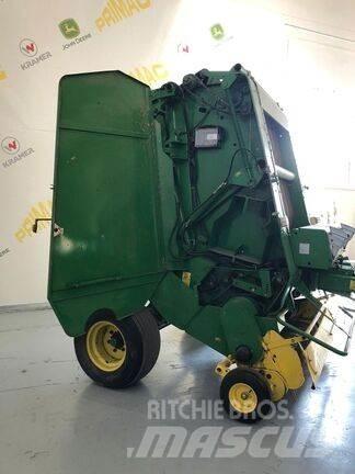 John Deere 590 Round balers