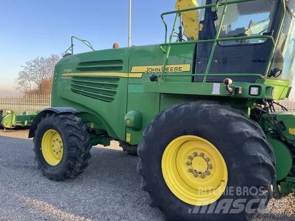 John Deere 7750 Forage harvesters