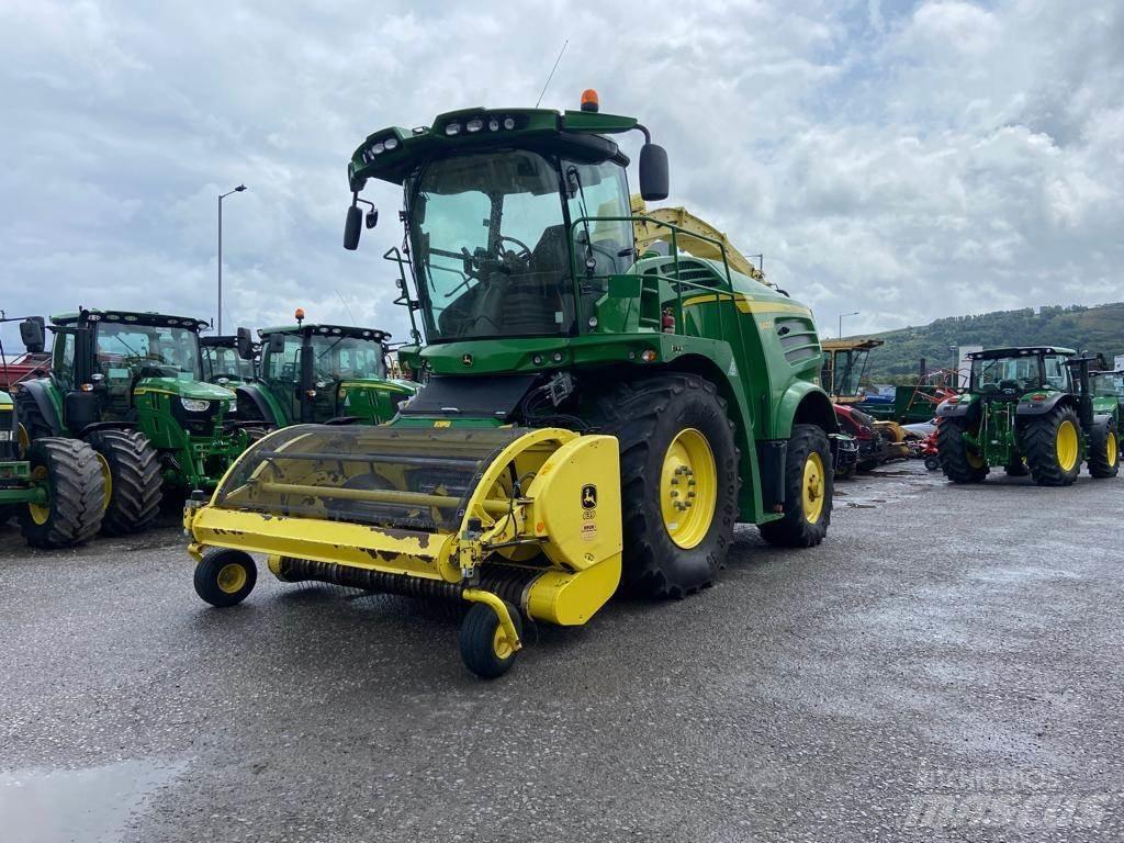 John Deere 8400i Forage harvesters
