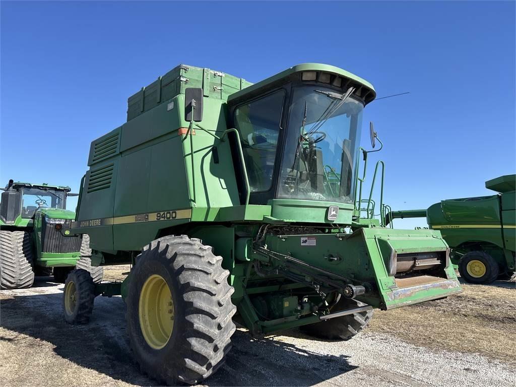John Deere 9400 Combine harvesters