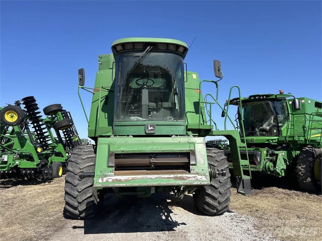 John Deere 9400 Combine harvesters