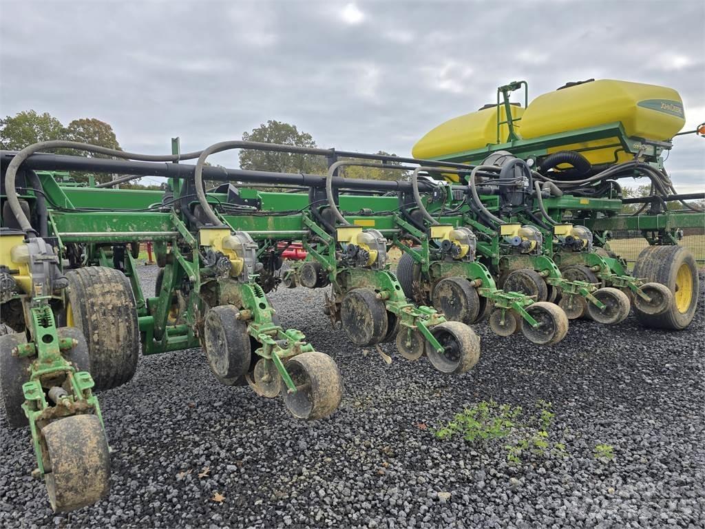 John Deere DB44 Planters
