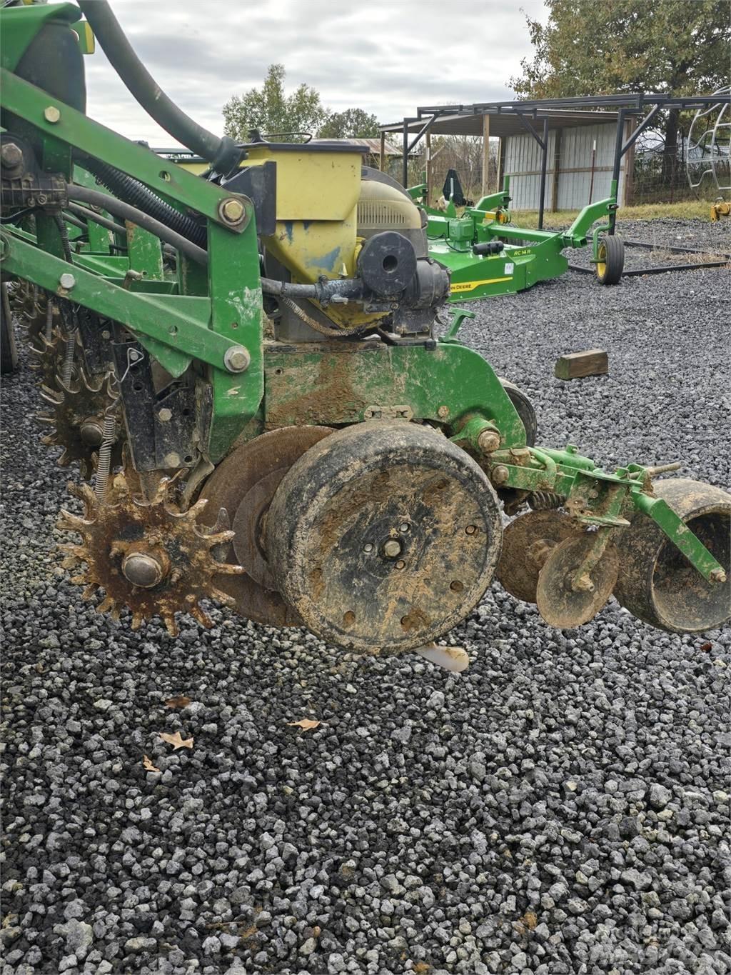 John Deere DB44 Planters