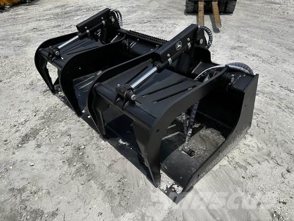 John Deere GS78B Grapples
