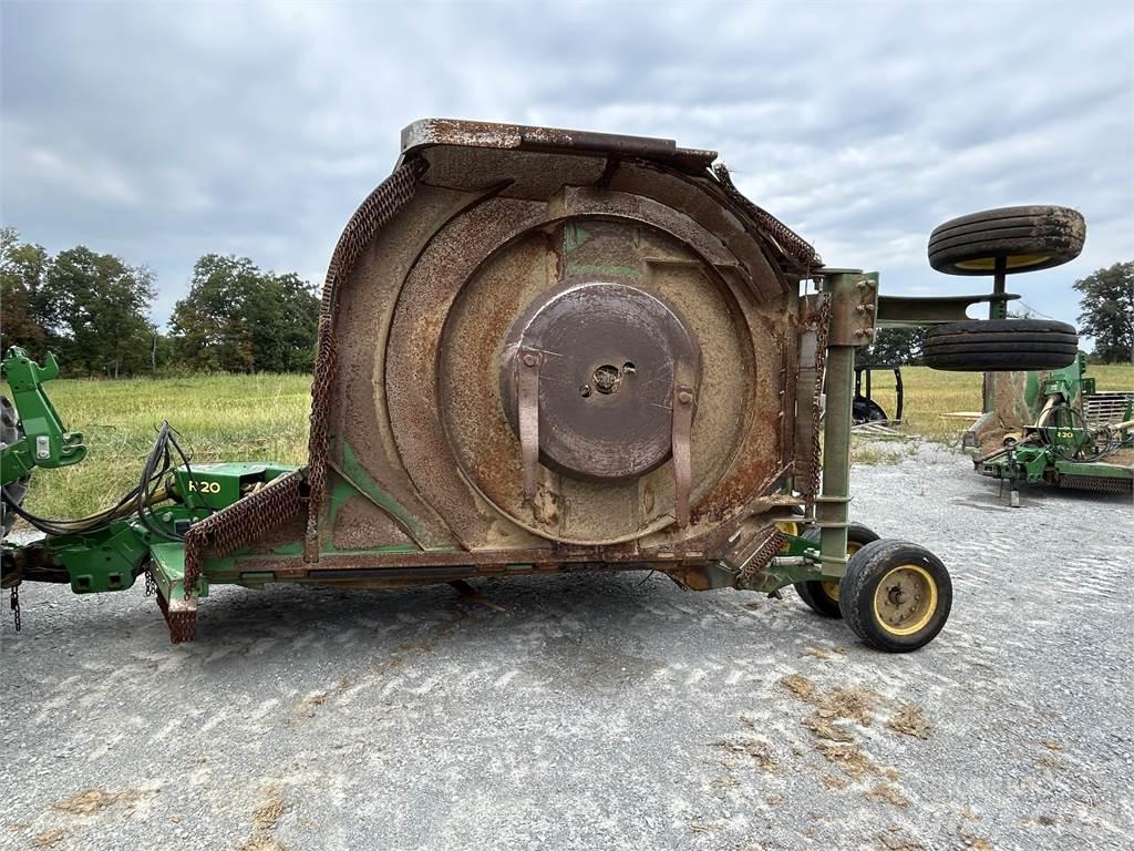 John Deere r20 Bale shredders, cutters and unrollers