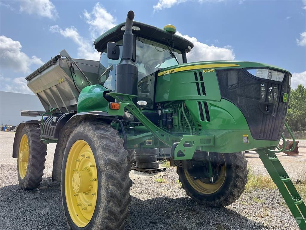 John Deere R4045 Trailed sprayers