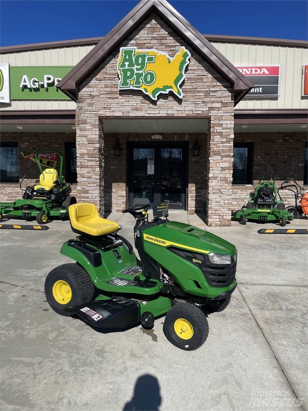 John Deere S100 Riding mowers
