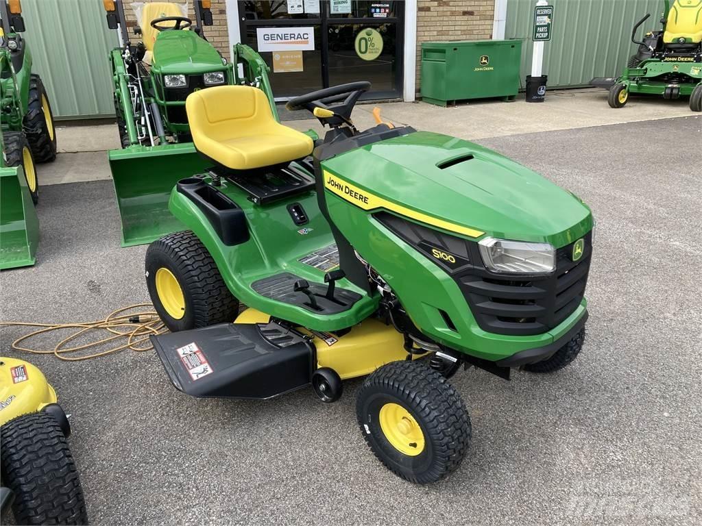 John Deere S100 Riding mowers