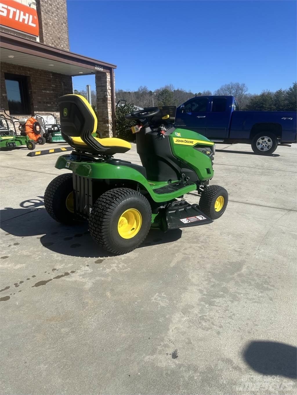 John Deere S110 Riding mowers