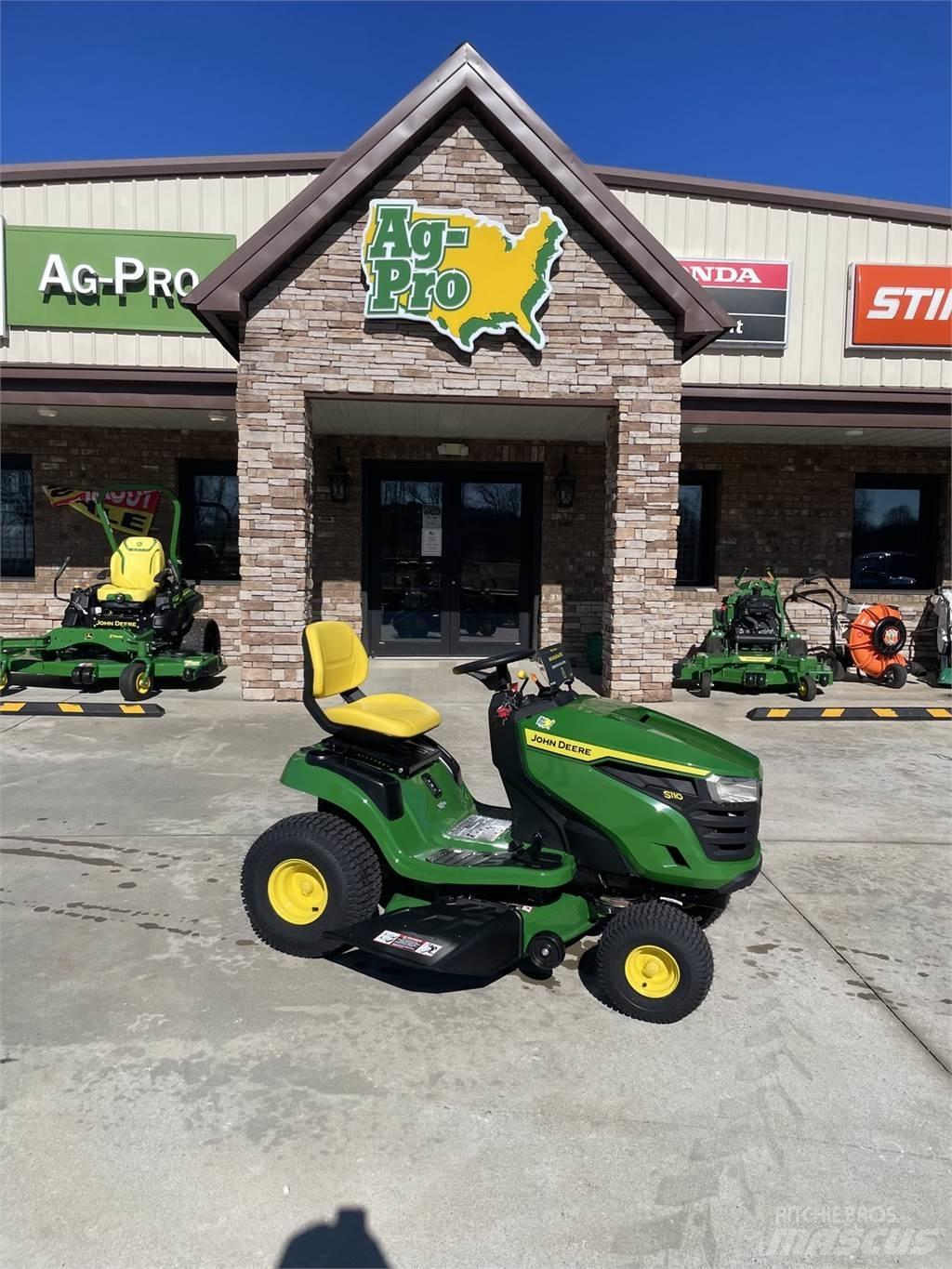 John Deere S110 Riding mowers