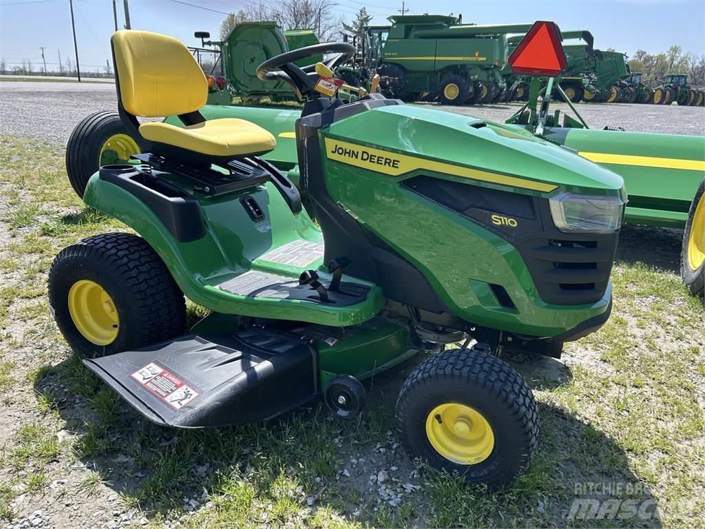 John Deere S110 Compact tractors