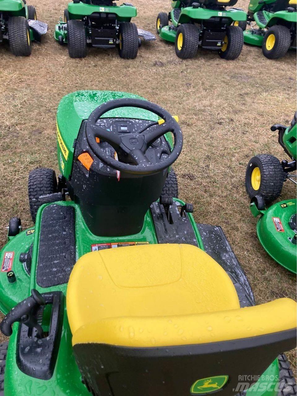 John Deere S120 Riding mowers
