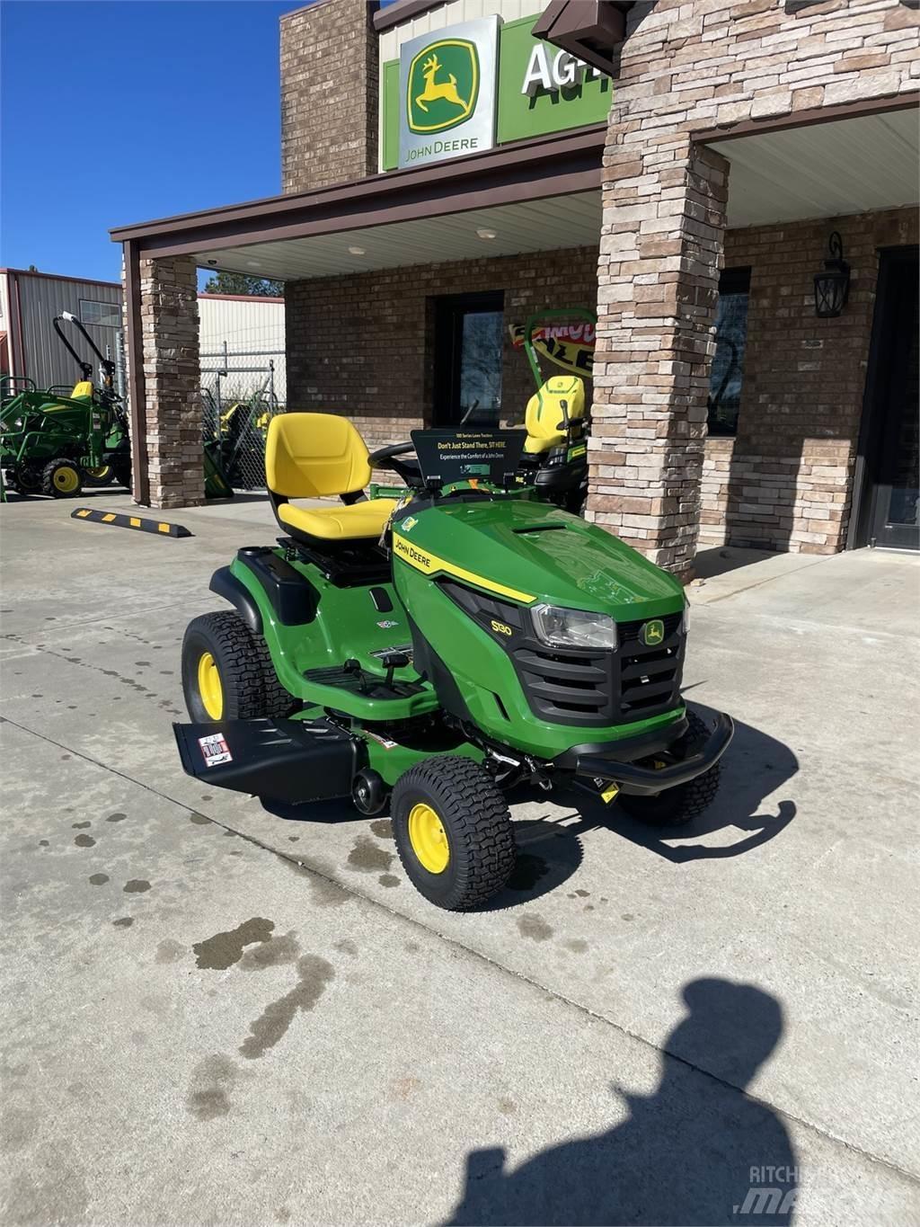 John Deere S130 Riding mowers