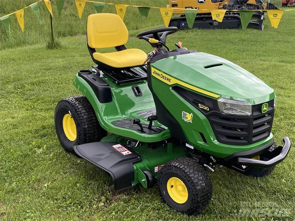 John Deere S220 Riding mowers