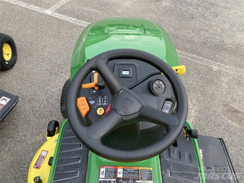 John Deere S220 Compact tractors