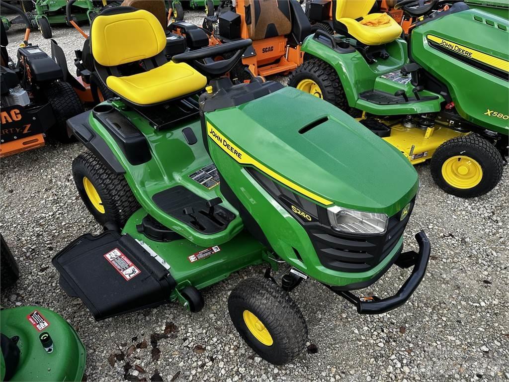 John Deere S240 Compact tractors