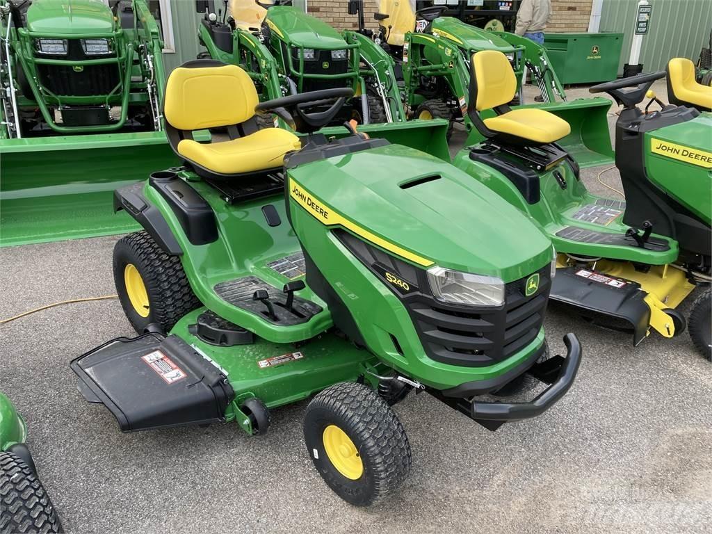 John Deere S240 Compact tractors