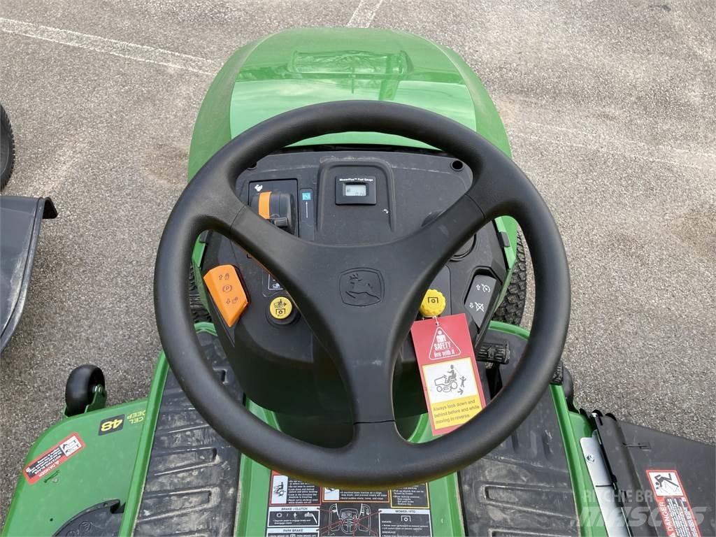 John Deere S240 Compact tractors