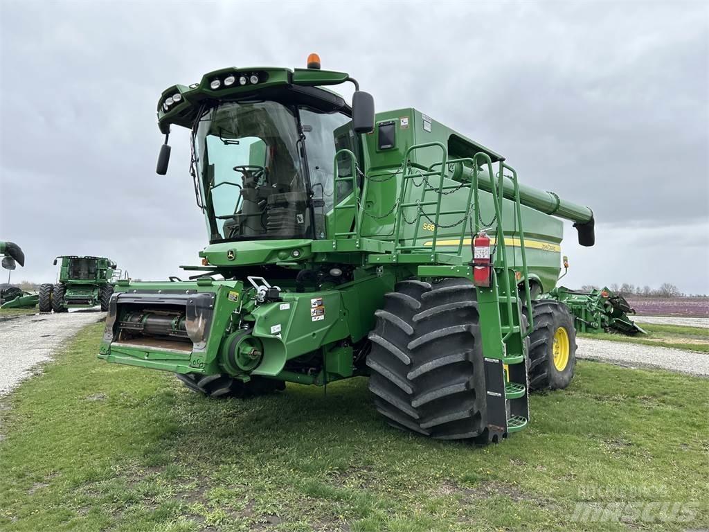 John Deere S680 Combine harvesters