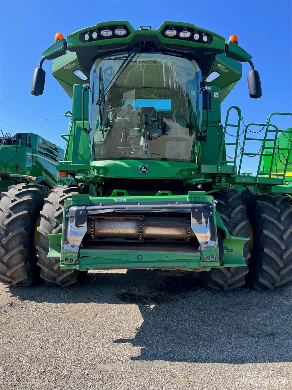 John Deere S680 Combine harvesters
