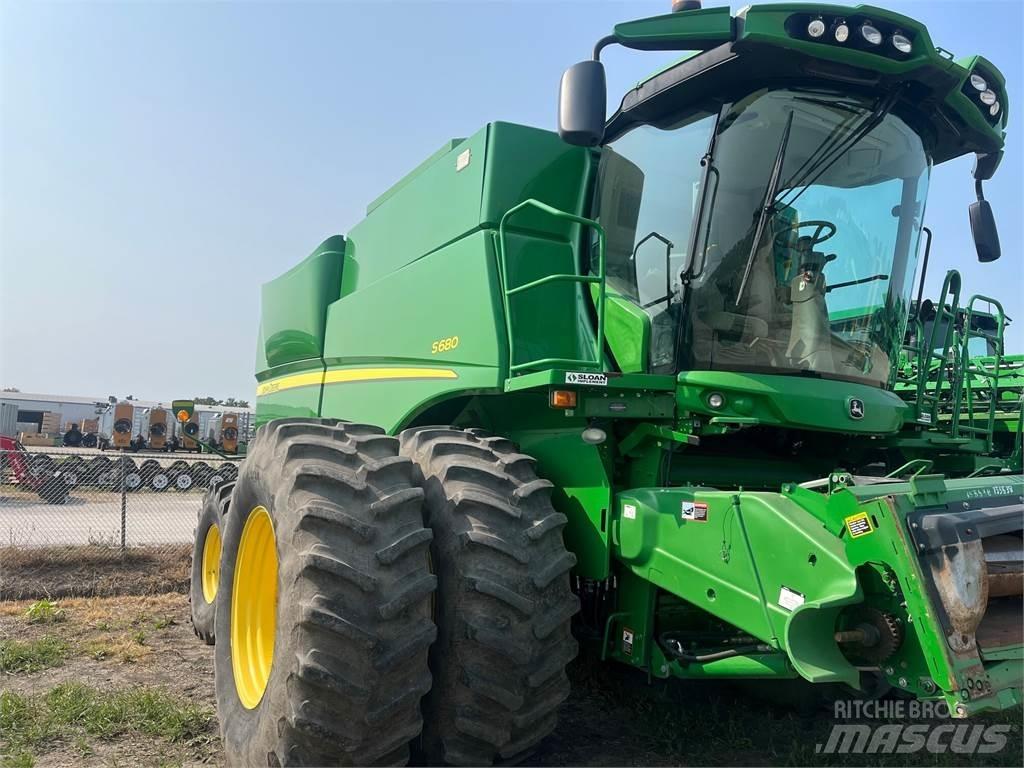 John Deere S680 Combine harvesters