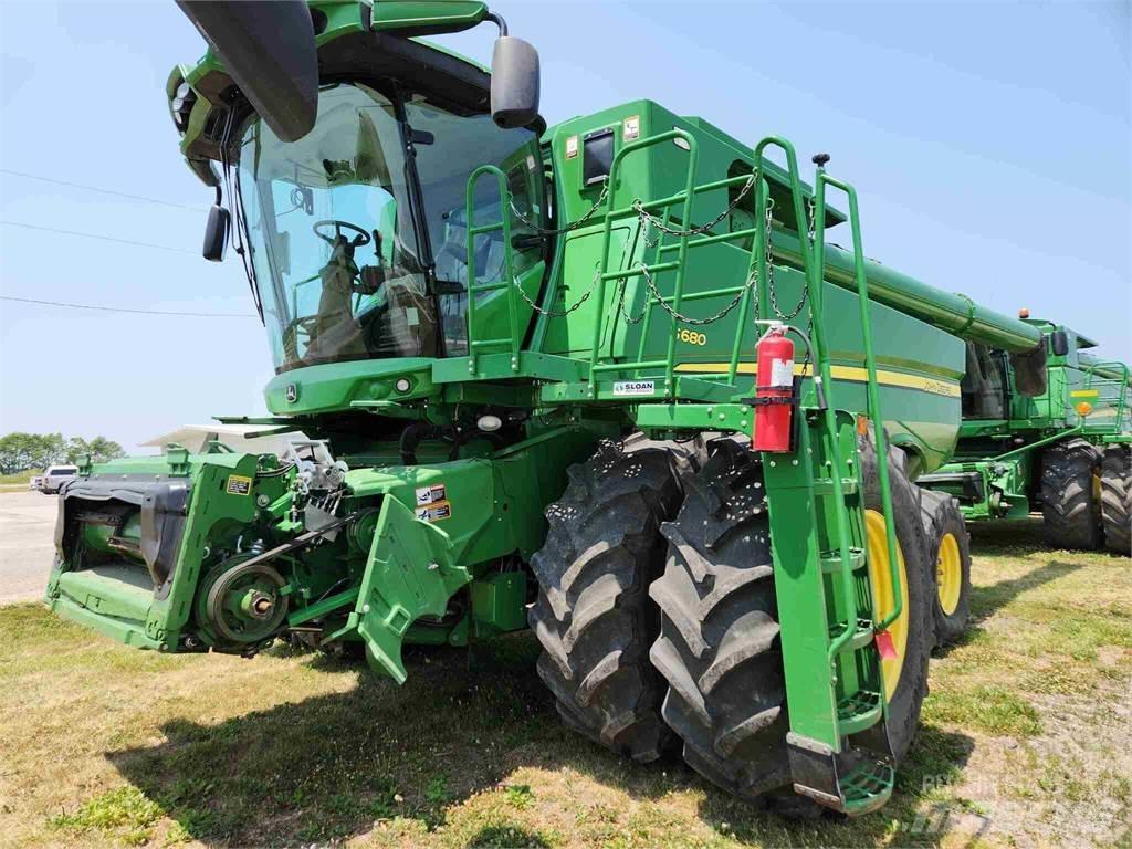 John Deere S680 Combine harvesters