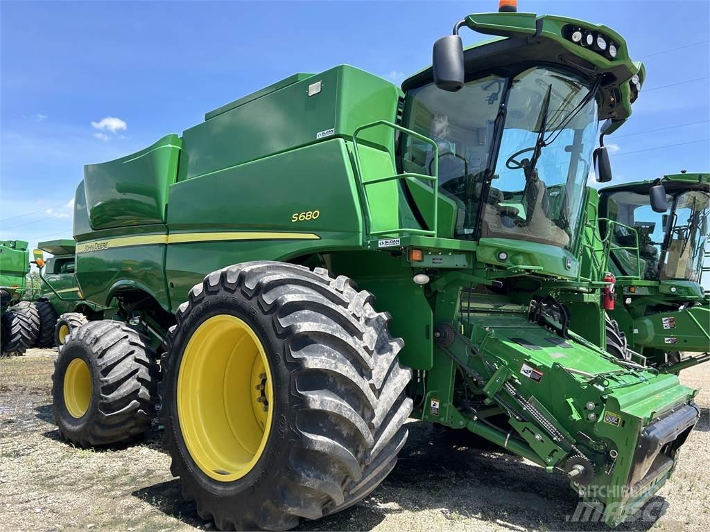 John Deere S680 Combine harvesters