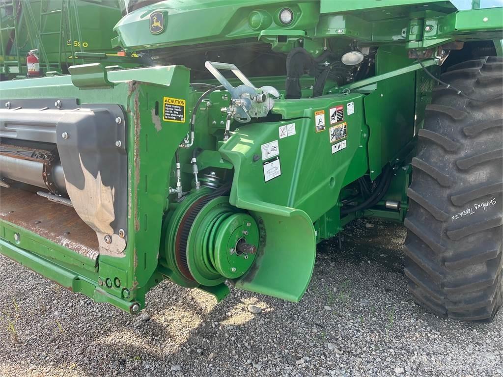 John Deere S770 Combine harvesters