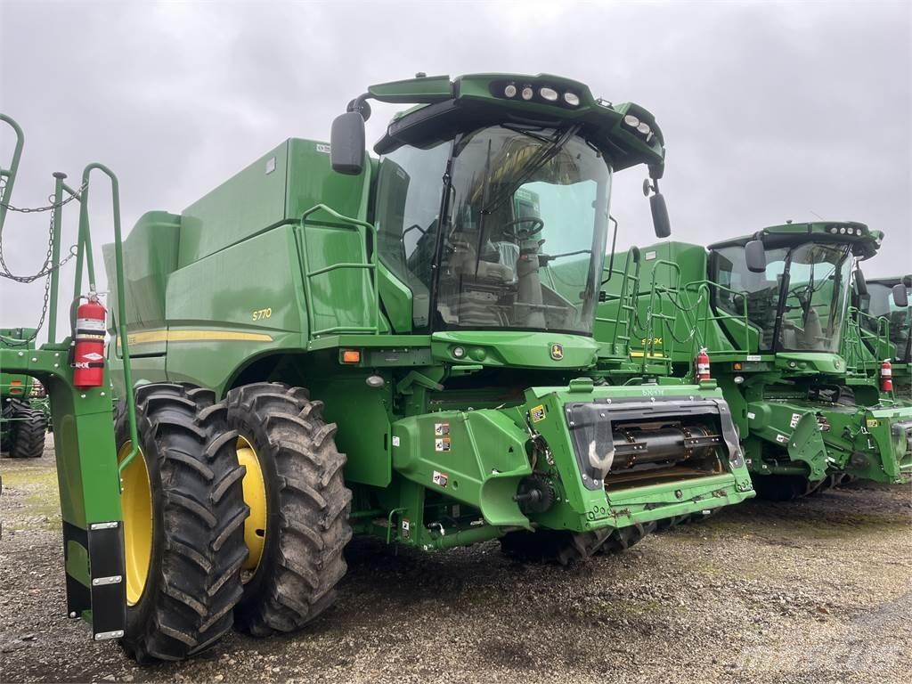 John Deere S770 Combine harvesters