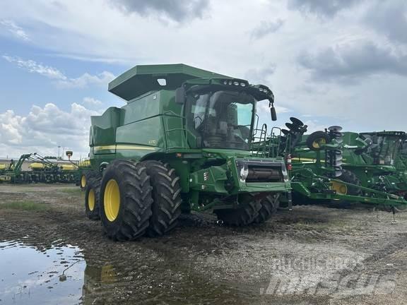 John Deere S770 Combine harvesters