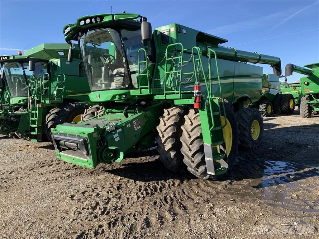 John Deere S780 Combine harvesters