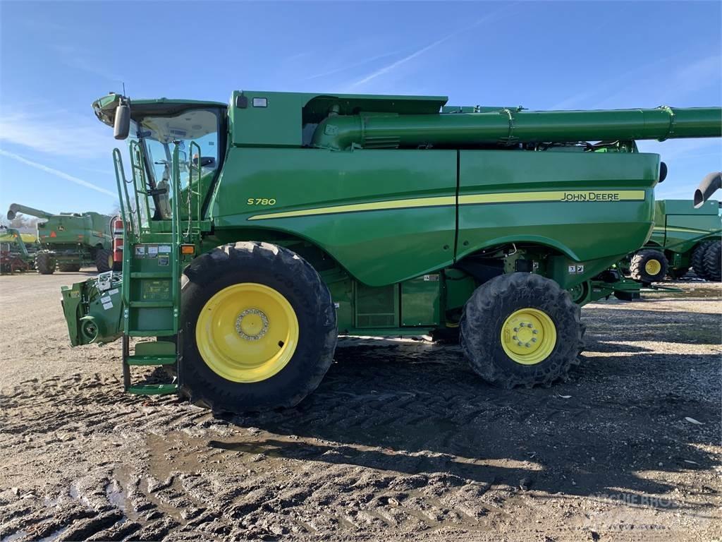 John Deere S780 Combine harvesters
