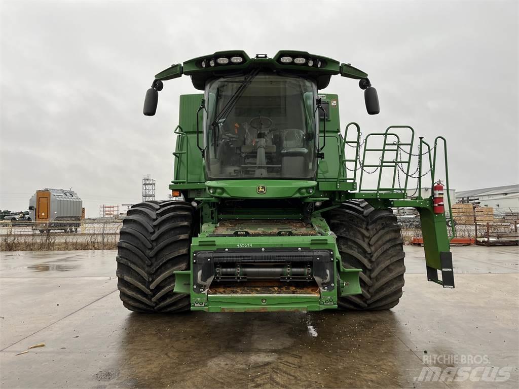 John Deere S780 Combine harvesters